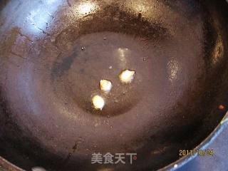 黄飞鸿煸小鱼干的做法步骤：2