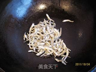 黄飞鸿煸小鱼干的做法步骤：3
