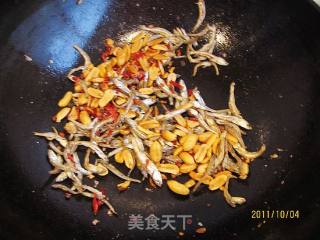 黄飞鸿煸小鱼干的做法步骤：5