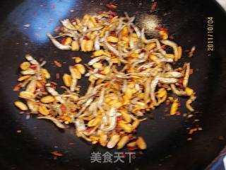 黄飞鸿煸小鱼干的做法步骤：6