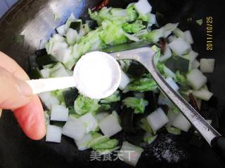 白菜帮辣海带的做法步骤：7