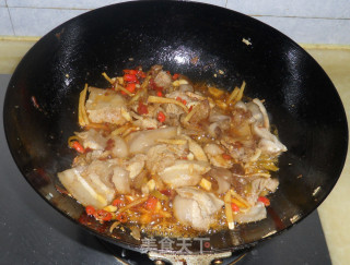 两面黄回锅肉的做法步骤：15