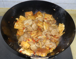 两面黄回锅肉的做法步骤：16