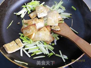 蒜黄蚝油豆腐的做法步骤：7