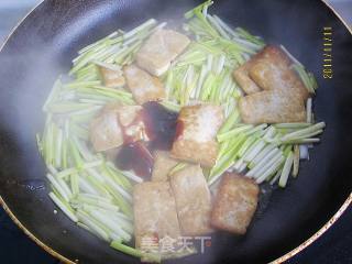 蒜黄蚝油豆腐的做法步骤：8