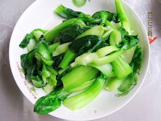 酱香油菜香菇的做法步骤：1