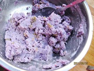 酸奶紫薯芝麻球的做法步骤：5