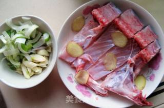 粤菜----清蒸鲩鱼的做法步骤：2