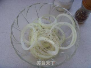 人气小吃---炸洋葱圈的做法步骤：1