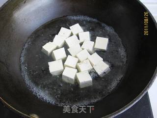 蚝油香菇炒豆腐的做法步骤：1