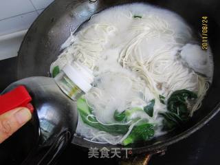 油菜肉丝面的做法步骤：8