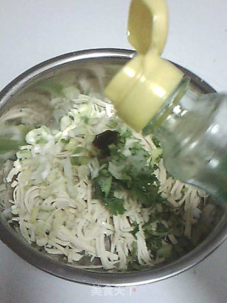 凉拌豆腐皮的做法步骤：10