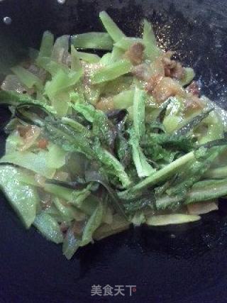 莴笋炒腊肉~~的做法步骤：6