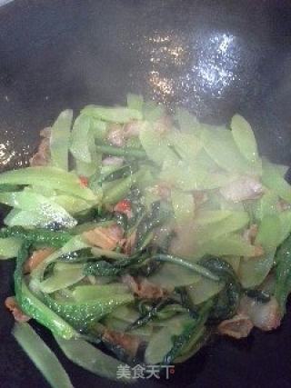 莴笋炒腊肉~~的做法步骤：8