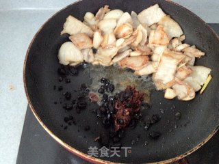 茶树菇回锅肉的做法步骤：5