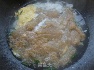 鲜美的竹荪鸡蛋汤的做法步骤：4
