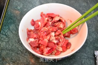【滑肉豆角炒速食面】的做法步骤：1
