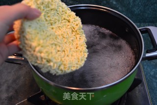 【滑肉豆角炒速食面】的做法步骤：4