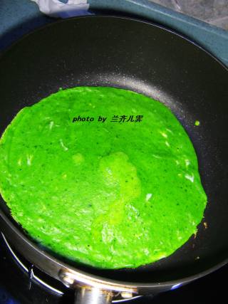 寒冷冬日里的一抹绿－－－碧色煎饼的做法步骤：4