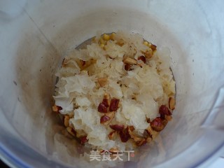 银耳豆浆木瓜饮的做法步骤：7