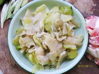 榨菜五花肉的做法步骤：2