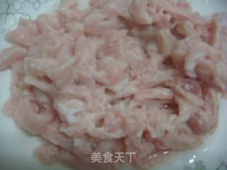 茶树菇炒里脊肉的做法步骤：1