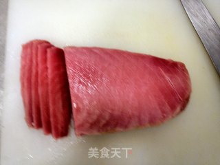 火龙果金枪鱼塔塔的做法步骤：1