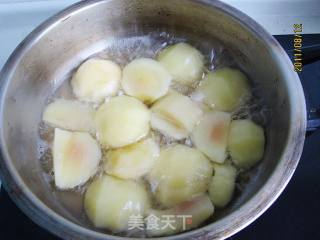 蜜汁炖桃的做法步骤：6