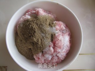 冬季驱寒滋补小黑药蒸肉饼----懒人的菜谱的做法步骤：3