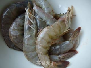 鲜虾粥底火锅的做法步骤：2
