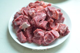 中西合璧的火锅吃法---香草红酒牛肉火锅的做法步骤：2