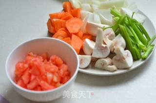 中西合璧的火锅吃法---香草红酒牛肉火锅的做法步骤：3