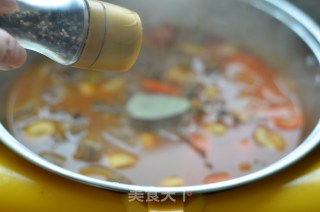 中西合璧的火锅吃法---香草红酒牛肉火锅的做法步骤：12