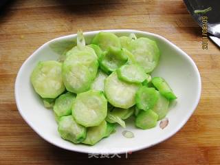 丝瓜鲜虾煮年糕的做法步骤：4