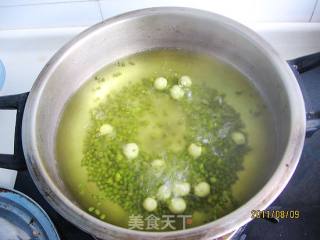 银耳绿豆汤的做法步骤：4