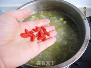 银耳绿豆汤的做法步骤：8