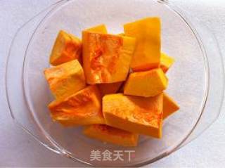纯天然色的黄玫瑰花馒头的做法步骤：1