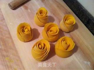 纯天然色的黄玫瑰花馒头的做法步骤：9
