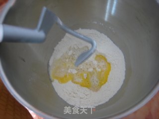 沙拉酱芝麻餐包的做法步骤：1