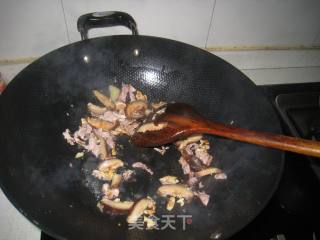香菇肉片烧柚皮的做法步骤：7