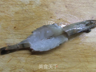 薯泥芝士焗对虾的做法步骤：3