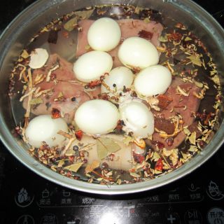 爱吃的----卤味蛋的做法步骤：3