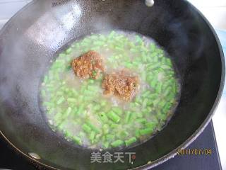 豇豆排骨焖面的做法步骤：4
