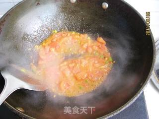 西红柿浓汤面的做法步骤：2