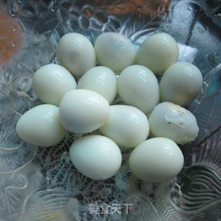 麻辣香炒脆皮蛋的做法步骤：1