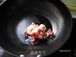 小炒五花肉的做法步骤：2
