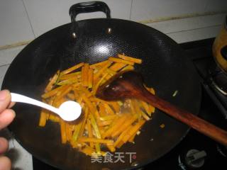 蒜蓉豆豉炒南瓜条的做法步骤：5
