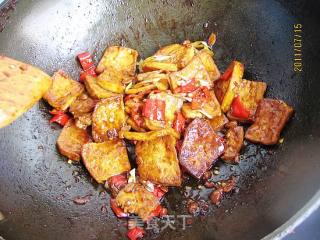 黄豆酱炒豆干的做法步骤：7