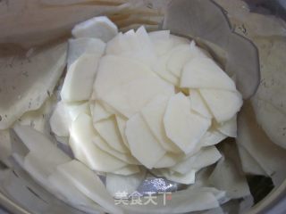 最爱土豆---土豆炒鸡蛋的做法步骤：1