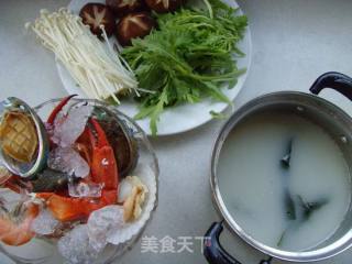 鲜美滋味缕缕萦绕---海鲜火锅的做法步骤：8